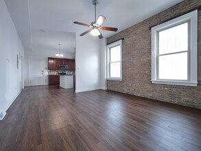 3156 N Central Park Ave, Unit 1R in Chicago, IL - Building Photo - Building Photo
