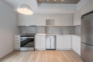 2600 Boul. Cavendish in Montréal, QC - Building Photo