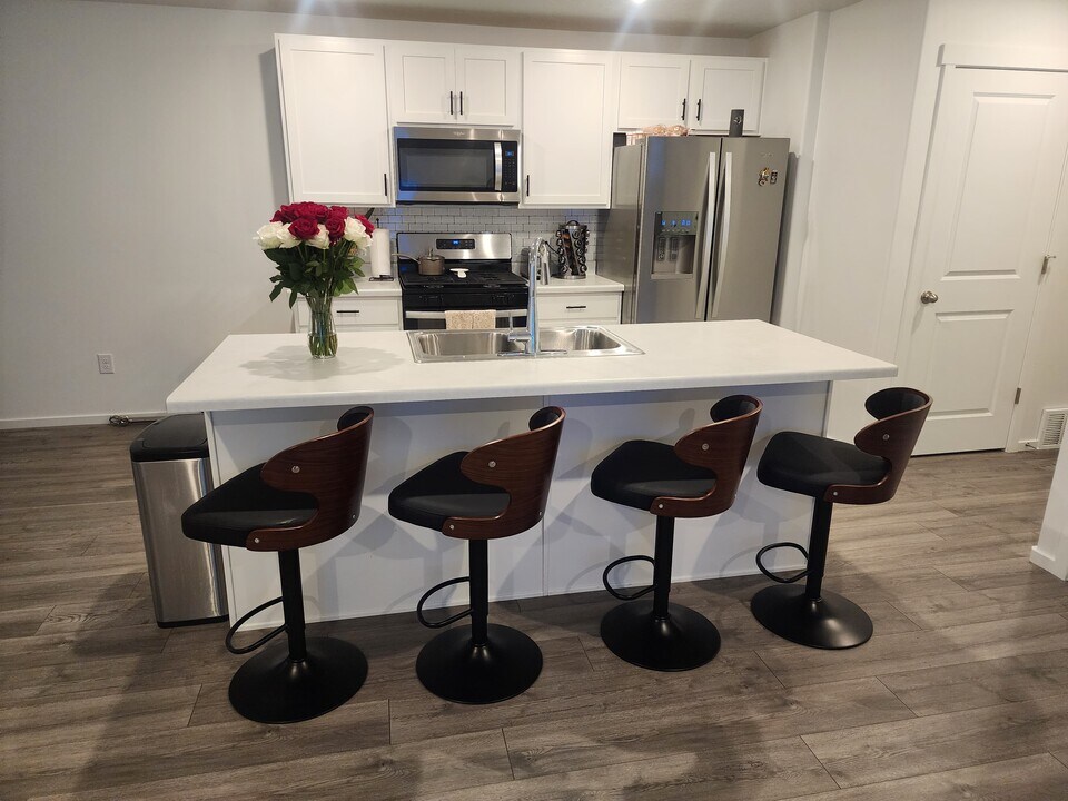 1824 N Patchwork Ave in Tooele, UT - Building Photo
