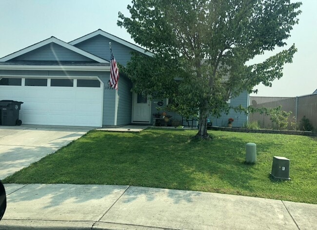 3936 Francine Ct in White City, OR - Building Photo - Building Photo