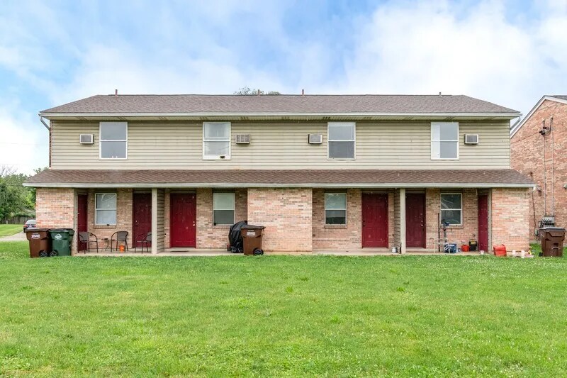304 Sal Blvd in Trenton, OH - Foto de edificio