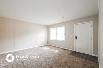 4315 Aspen Way, Unit 1211 in Indianapolis, IN - Foto de edificio - Building Photo