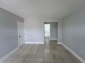 1275 NW 60th St in Miami, FL - Building Photo