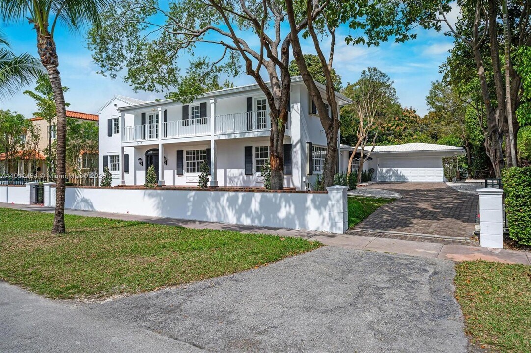 1457 Certosa Ave in Coral Gables, FL - Building Photo
