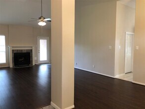 818 Oak Lodge Ct in League City, TX - Building Photo - Building Photo