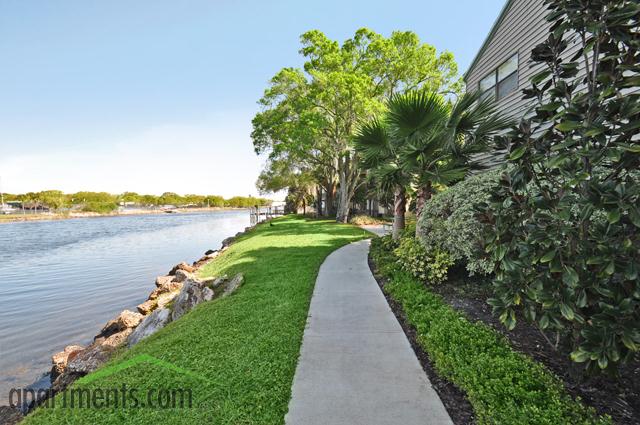 River Place Apartments in Tampa, FL - Building Photo - Building Photo