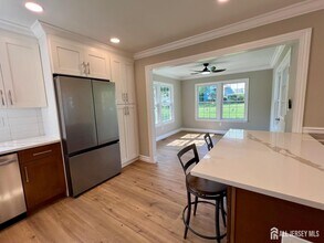 16 Canterbury Dr in Monroe Township, NJ - Building Photo - Building Photo