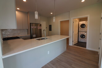 458 Washington St, Unit 303 in Boston, MA - Building Photo - Building Photo