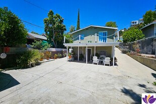 1716 Grafton St in Los Angeles, CA - Building Photo