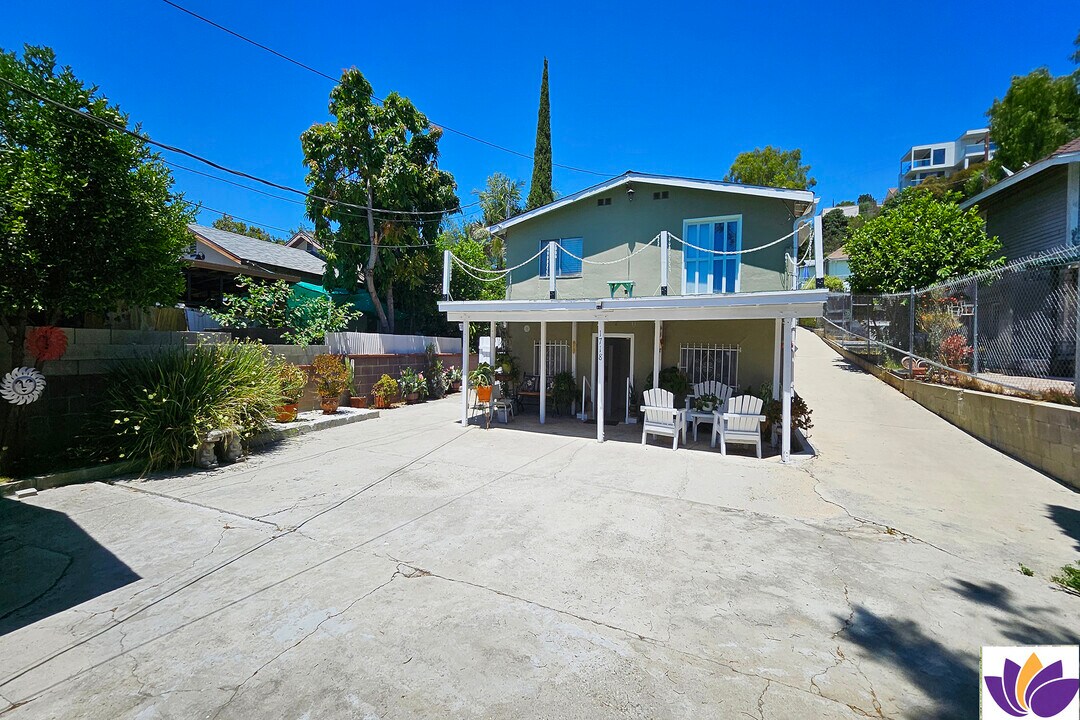 1716 Grafton St in Los Angeles, CA - Building Photo
