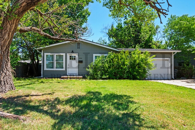 property at 2808 S Glenn Ave