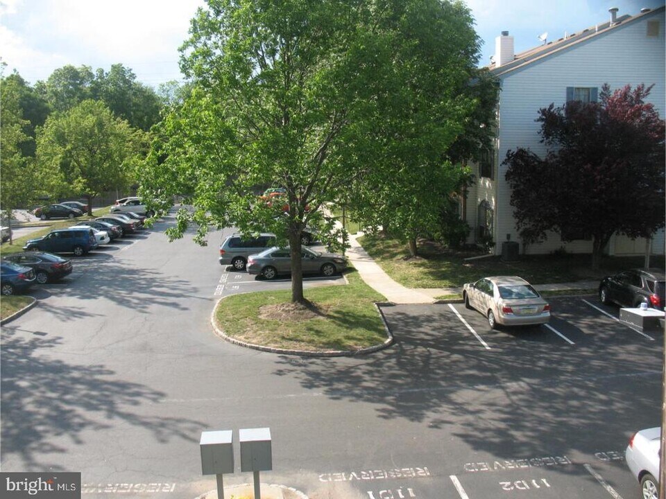 10 Joyner Ct in Trenton, NJ - Building Photo