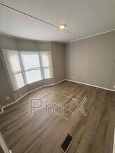 300 S Madison St in Webb City, MO - Foto de edificio - Building Photo