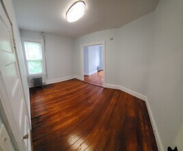 82 Rockland St, Unit 2 in Boston, MA - Foto de edificio - Building Photo