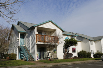 Kingsberry Heights Apartments in Oregon City, OR - Building Photo - Building Photo