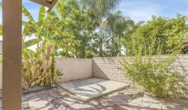 1141 Vía Antibes in Redlands, CA - Foto de edificio - Building Photo