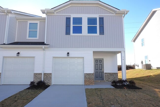 100 Tramore Ln in Fountain Inn, SC - Building Photo - Building Photo