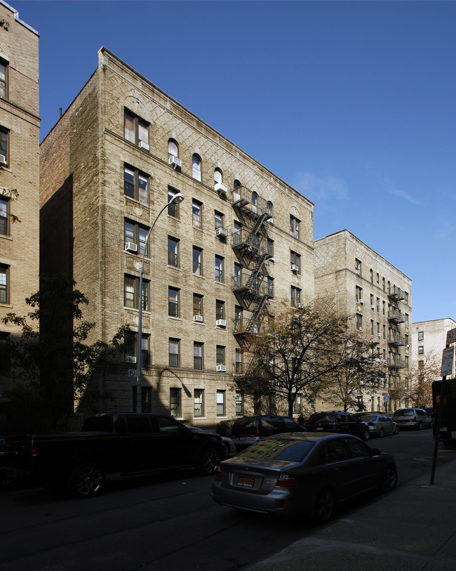 282 Cabrini Boulevard in New York, NY - Foto de edificio - Building Photo