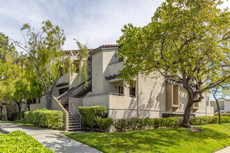 Cupertino Villas in Sunnyvale, CA - Building Photo - Building Photo