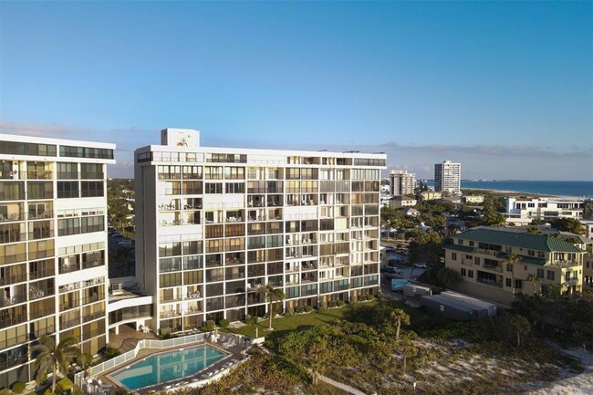 20 Whispering Sands Dr in Sarasota, FL - Foto de edificio - Building Photo