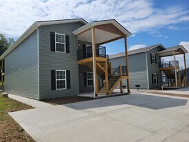 519 Hendrickson St, Unit B in Clinton, TN - Building Photo