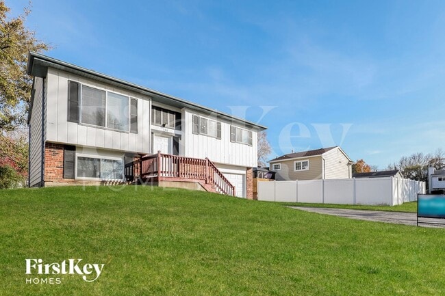 136 Pacific Dr in Bolingbrook, IL - Building Photo - Building Photo