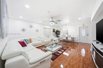 2875 NW 9th Ct in Fort Lauderdale, FL - Building Photo - Building Photo