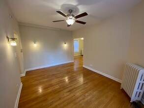 1345 1/2 W Touhy Ave in Chicago, IL - Building Photo - Building Photo