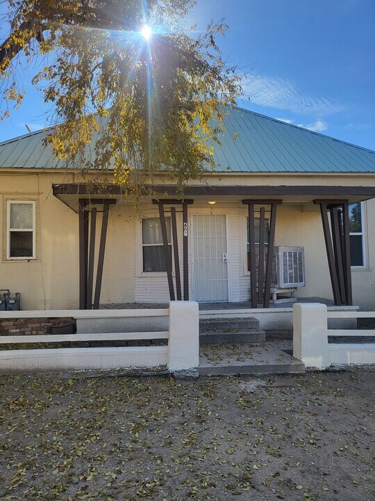 802 Walter St SE in Albuquerque, NM - Building Photo
