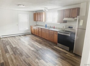 24 W Main St in Morrisville, NY - Building Photo - Building Photo