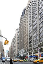 315 7th Avenue in New York, NY - Foto de edificio - Building Photo