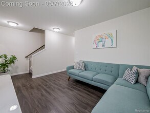 8640 Quincy Dr in Westland, MI - Building Photo - Building Photo