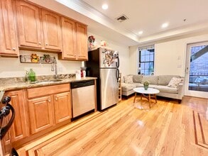 11 Wiget St, Unit 3 in Boston, MA - Building Photo - Building Photo