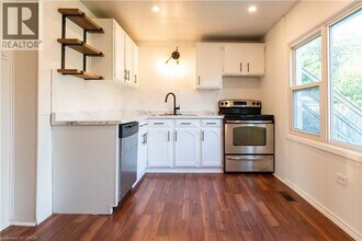 49 Province St S in Hamilton, ON - Building Photo - Building Photo