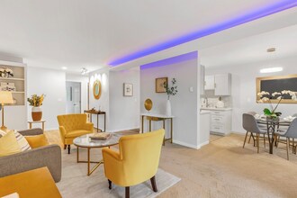 842 100th Ave NE in Bellevue, WA - Building Photo - Building Photo