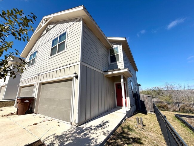 property at 10311 Lynwood Crk