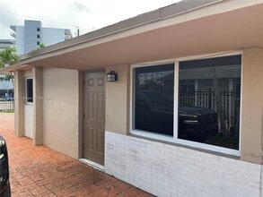 2415 NW 18th Terrace in Miami, FL - Building Photo - Building Photo