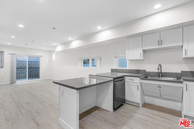 property at 1409 N Hobart Blvd