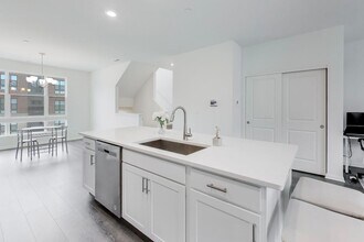 2251 Venture Dr in Schaumburg, IL - Building Photo - Building Photo