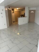 6296 NW 186th St in Hialeah, FL - Building Photo - Building Photo