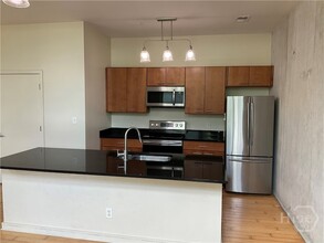 545 Berrien St, Unit I in Savannah, GA - Building Photo - Building Photo