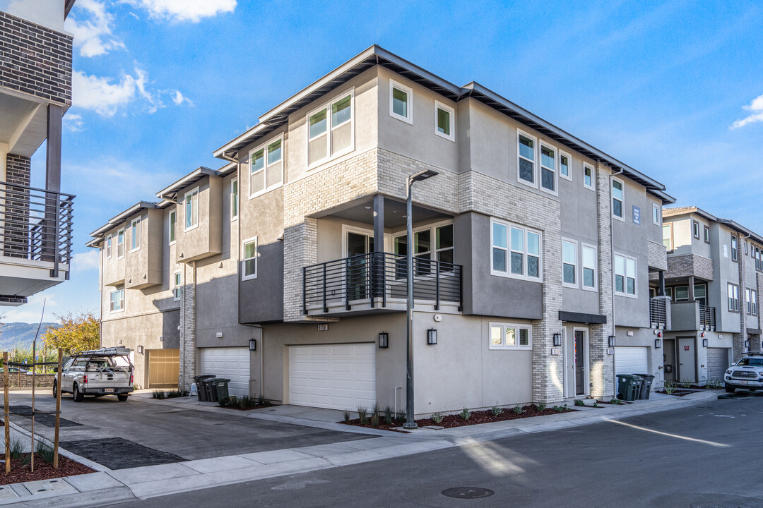 Boulevard in Dublin, CA - Building Photo