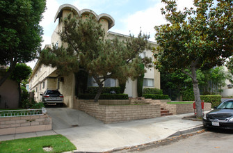 509 E Valencia Ave in Burbank, CA - Building Photo - Building Photo