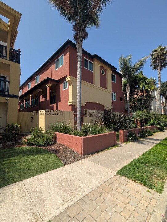 253 Donax Ave, Unit A in Imperial Beach, CA - Building Photo