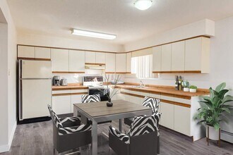 Scherer Apartments in Medicine Hat, AB - Building Photo - Building Photo