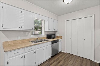 910 Louise Ave in Mobile, AL - Building Photo - Building Photo