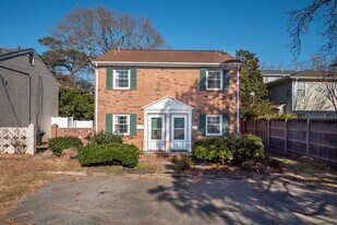 207 83rd St in Virginia Beach, VA - Building Photo