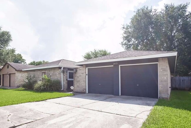 2415 Pilgrims Bend Dr in Friendswood, TX - Building Photo - Building Photo