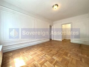 10 Bennett Ave in New York, NY - Building Photo - Building Photo