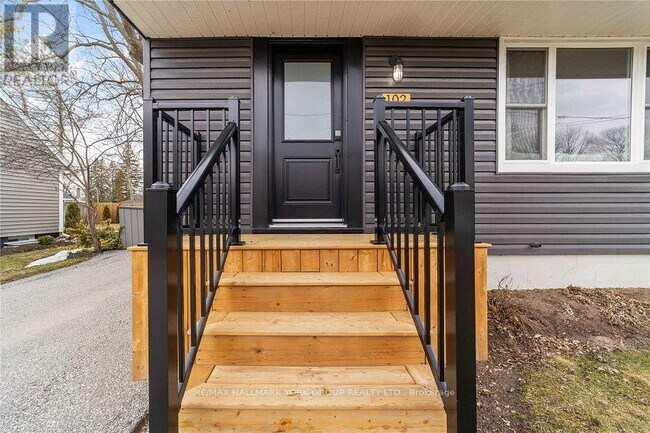 102 Gunn St in Barrie, ON - Building Photo - Building Photo
